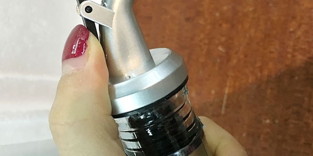 sanda oil bottle